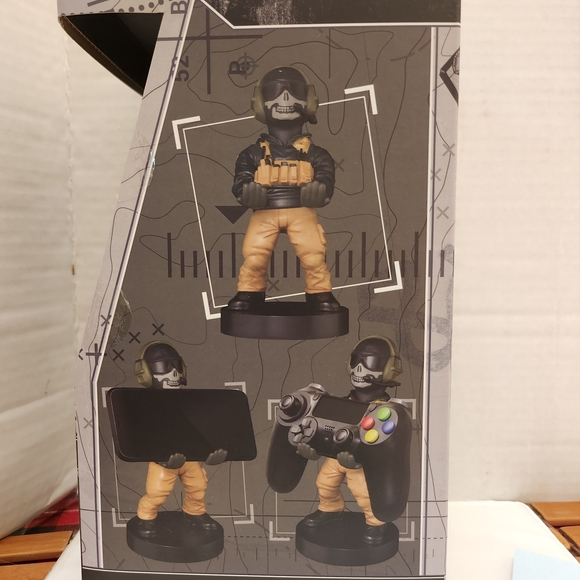 Lt. Simon 'Ghost' Riley Figure - Picture 5 of 5
